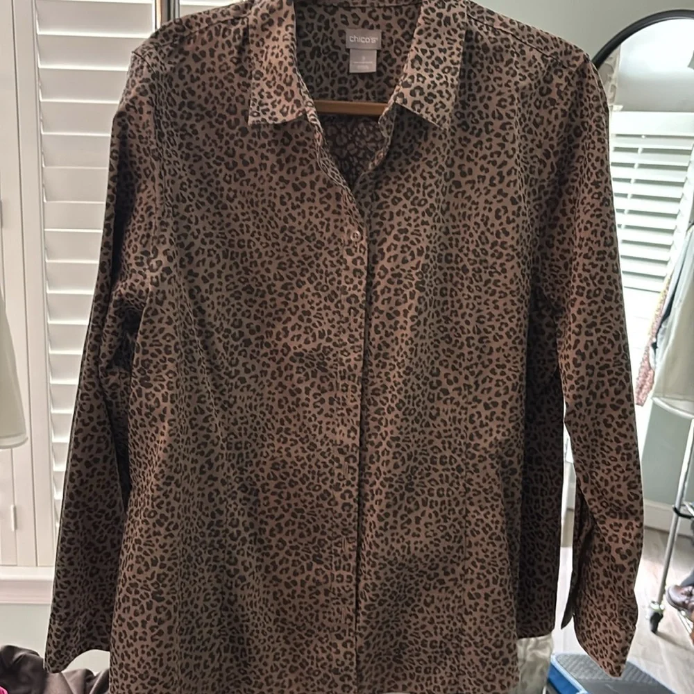 Chicos size 16 no iron animal print long sleeve button down new condition - Picture 5 of 9